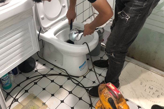 汝城马桶堵塞自己疏通还是找师傅?专业上门服务让你省时更省心